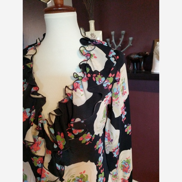 Tory Burch Tops - HP 2/12 EUC Tory Burch Ruffle Neckline Blouse